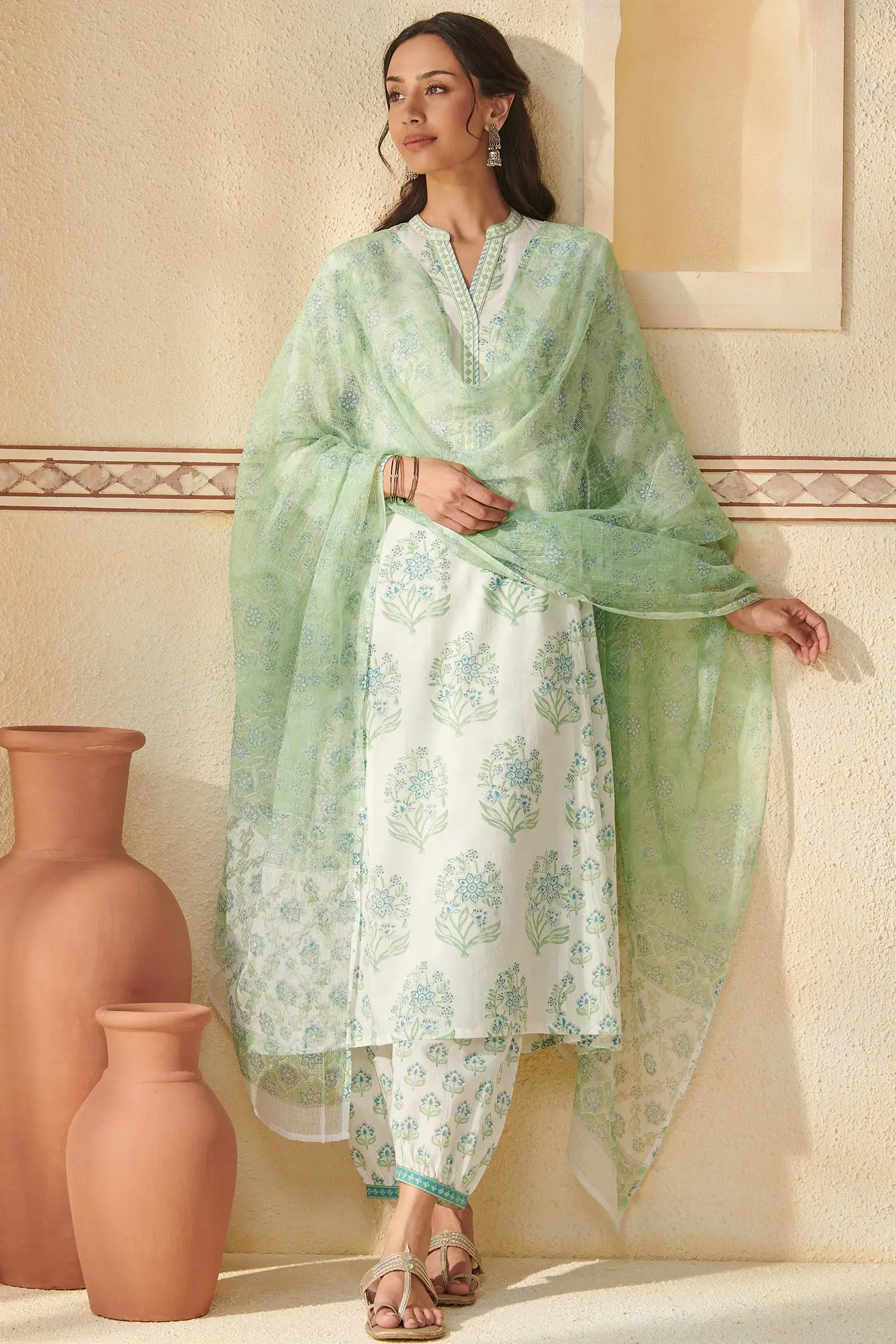 Gulbarg Afsana Sanganeri Dupatta view 3