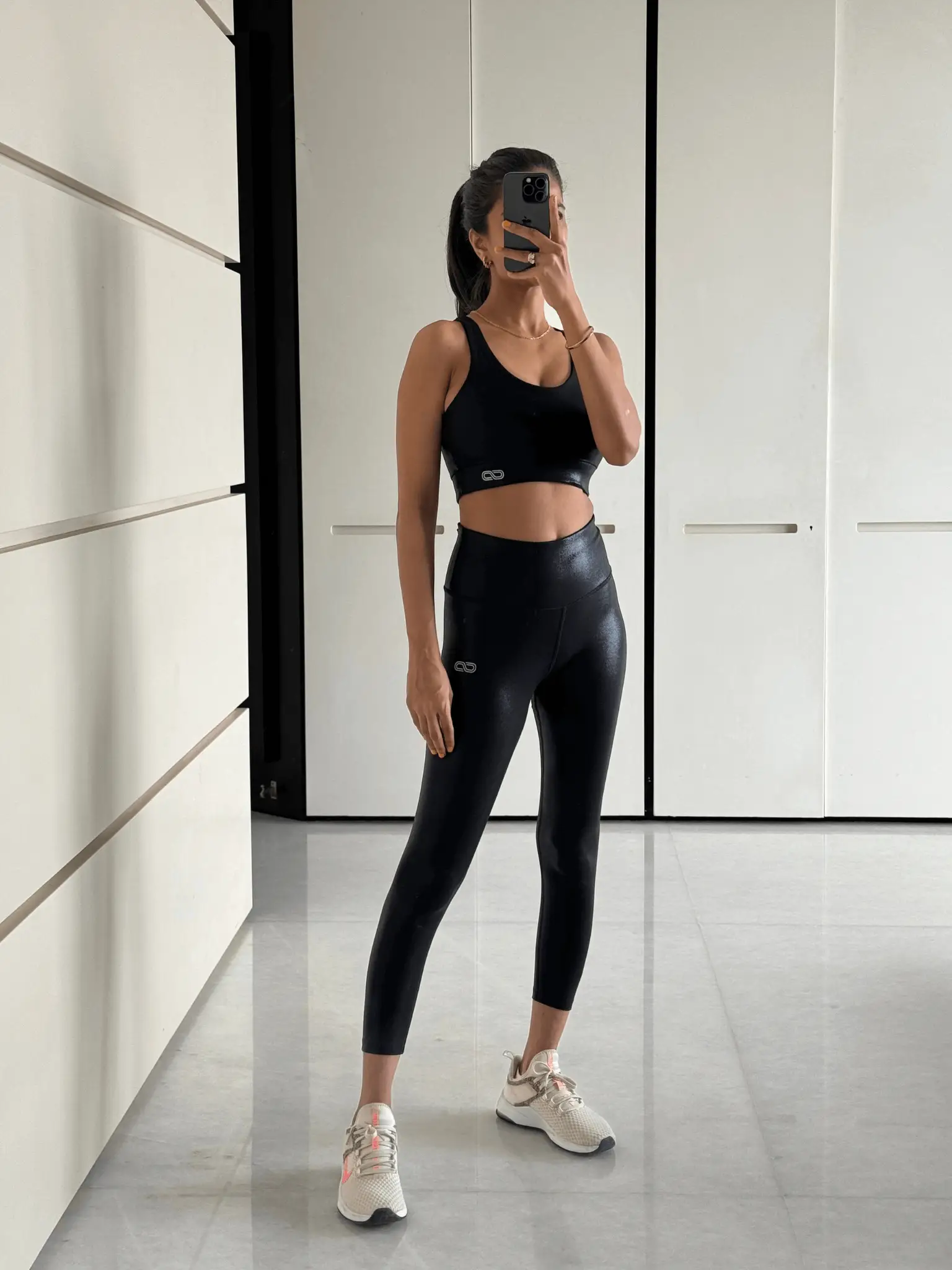 Ath Track Gloss Leggings Shiny Black view 3